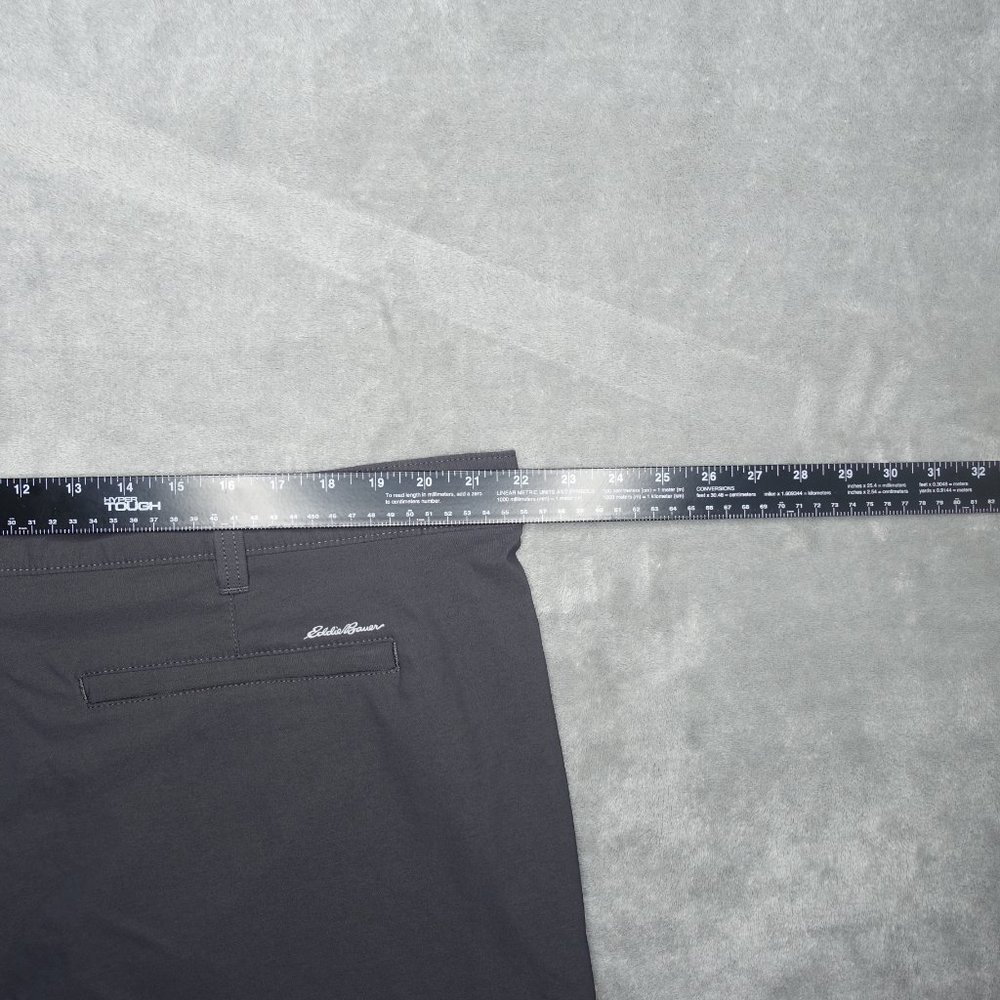 Eddie Bauer Travex Flat Front Shorts Men's 44 Gray - Picture 8 of 9